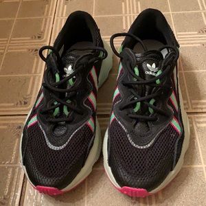 Adidas OZWEEGO